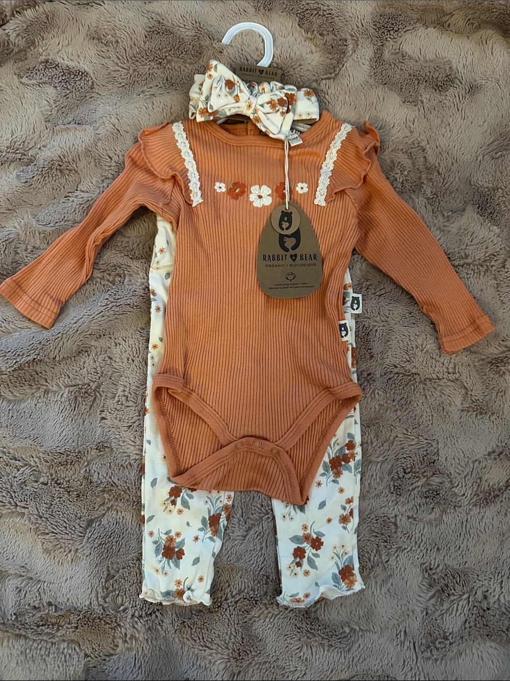 Rabbit & Bear Matching set with bodysuit, pants, and matching headband, NWT